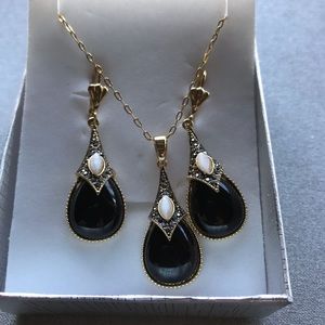 Gorgeous gold filled necklace and earring set